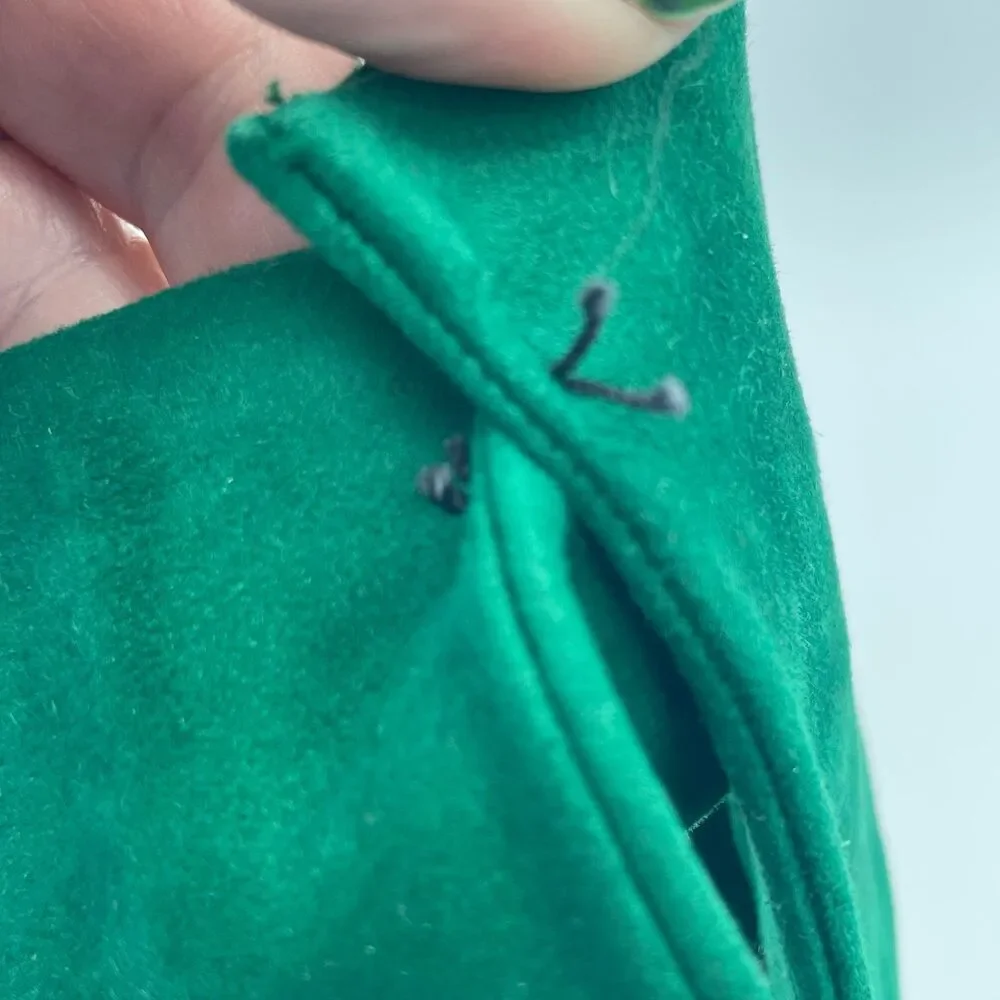 Women's Vintage Pair of Emerald Green Suede Gloves Stamped 44 Size 7 Wicked